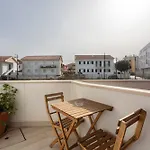 Casa Dos Terracos T2 Rc * סאו מרטיניו דו פורטו