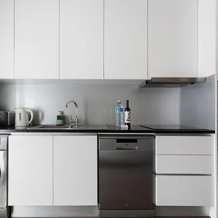 Casa Dos Terracos T2 Rc * סאו מרטיניו דו פורטו